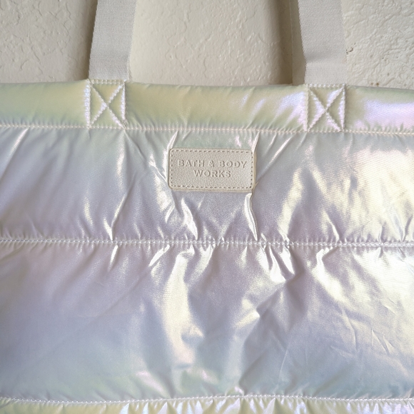 Bath & Body Puffer Iridescent Tote Bag NEW🥰 LARGE - Picture 2 of 10